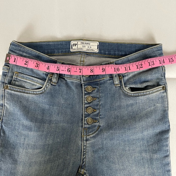 Free People Button Fly Skinny Raw Hem Crop Jeans Size W26 - Picture 9 of 11
